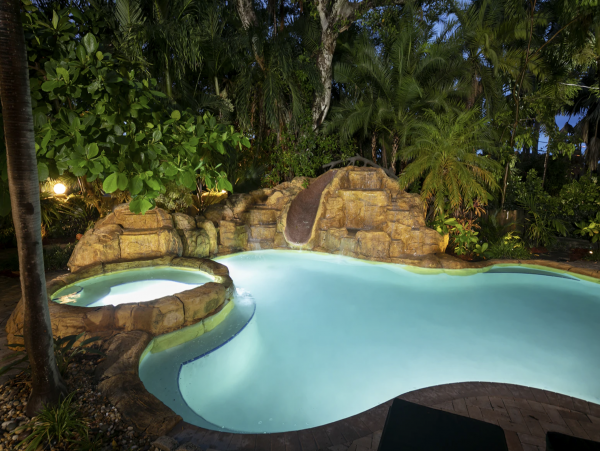 Exclusive Retreat 7 Bedrooms Movie Theater, Pool, Spa, Pool Table & More!